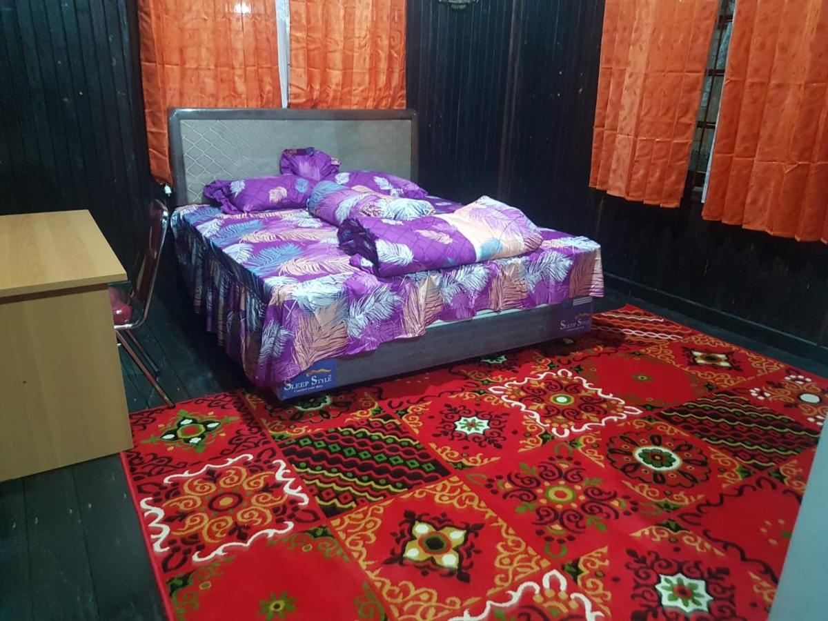 Mimi Guest House Syariah Pangkalanbuun Esterno foto